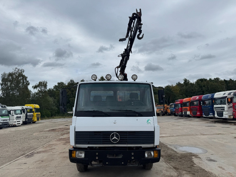Mercedes-Benz SK 917 (STEEL SUSPENSION / PARLFINGER CRANE / AUXILIARY / 6 CYLINDER WITH MANUAL PUMP) - Kipper, Autokran: das Bild 2 Mercedes-Benz SK 917 (STEEL SUSPENSION / PARLFINGER CRANE / AUXILIARY / 6 CYLINDER WITH MANUAL PUMP) - Kipper, Autokran: das Bild 2