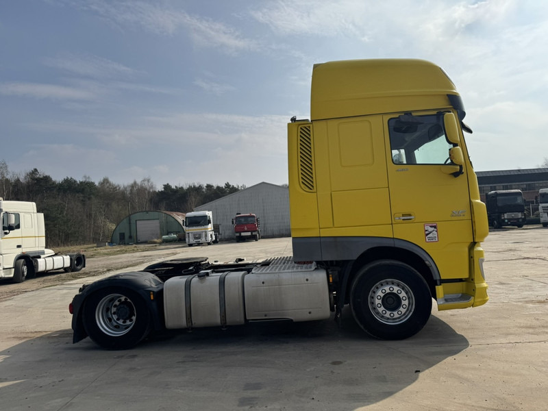 DAF 106 XF 460 Super Space Cab (MANUAL GEARBOX / BOITE MANUELLE / EURO 6) - Sattelzugmaschine: das Bild 4 DAF 106 XF 460 Super Space Cab (MANUAL GEARBOX / BOITE MANUELLE / EURO 6) - Sattelzugmaschine: das Bild 4