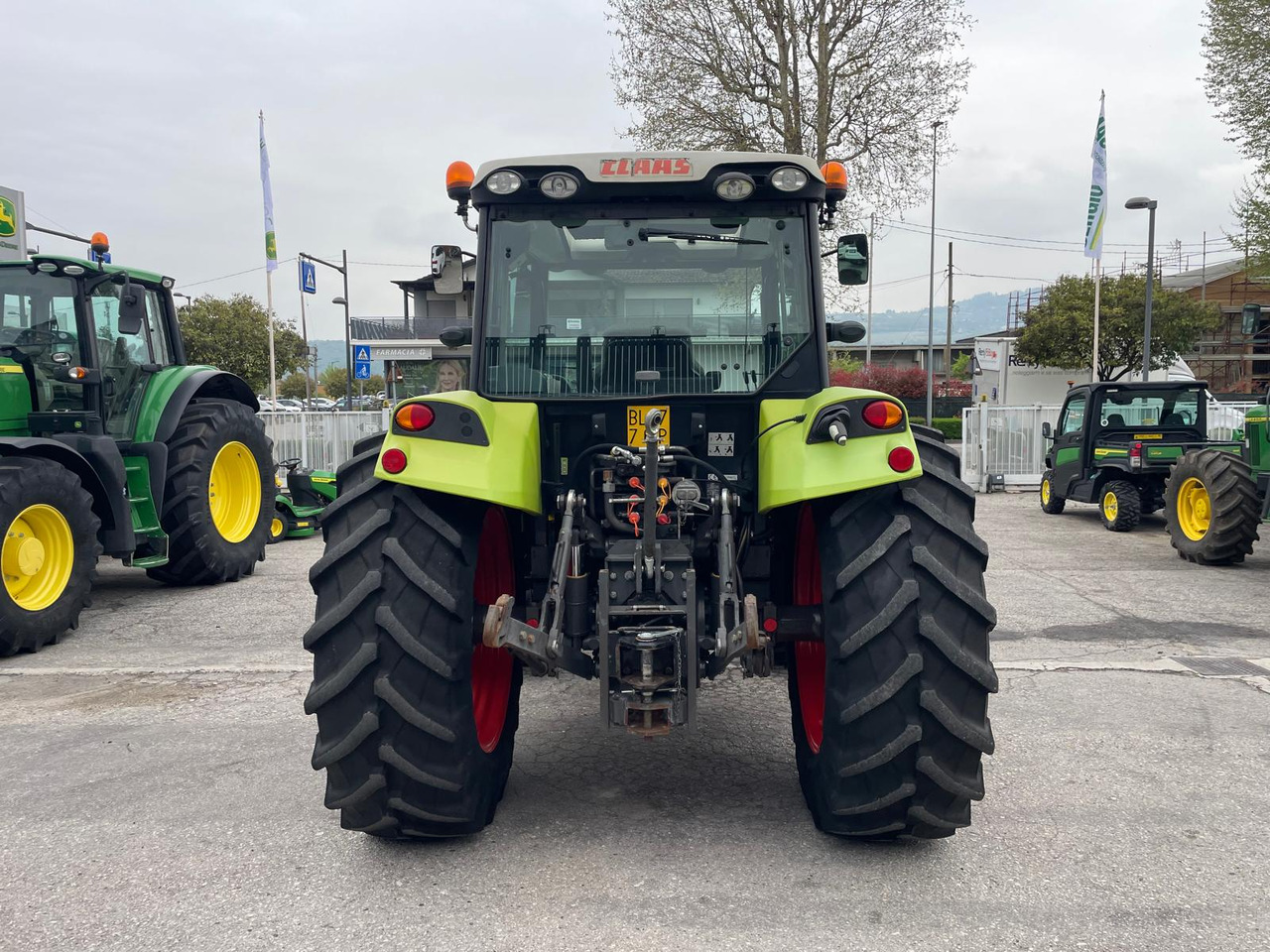 CLAAS AXOS 340 - Traktor: das Bild 4 CLAAS AXOS 340 - Traktor: das Bild 4