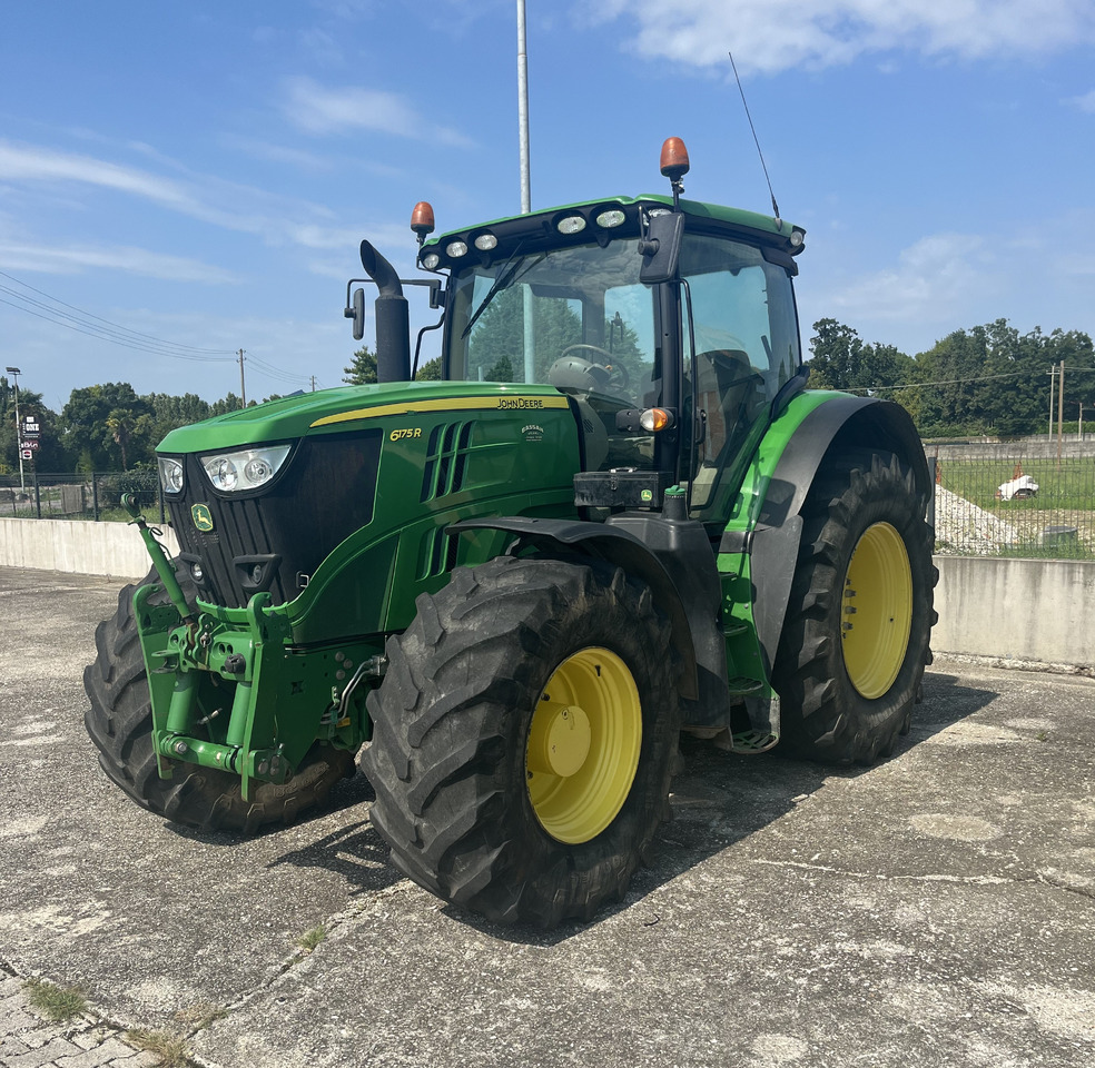 JOHN DEERE 6175 R - Traktor: das Bild 1 JOHN DEERE 6175 R - Traktor: das Bild 1