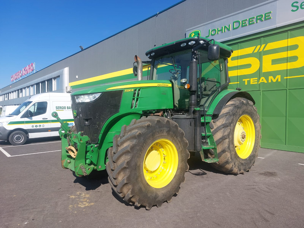JOHN DEERE 7230 R - Traktor: das Bild 1 JOHN DEERE 7230 R - Traktor: das Bild 1