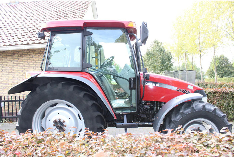 Case IH JX80U - Traktor: das Bild 2 Case IH JX80U - Traktor: das Bild 2