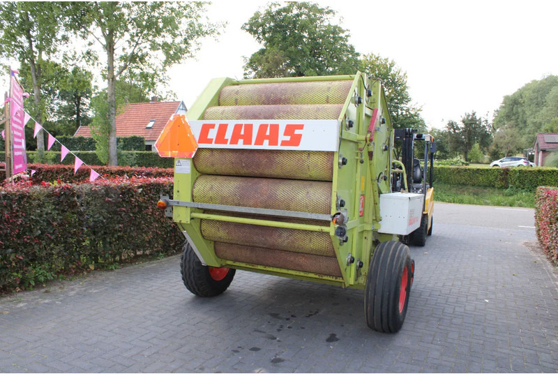 Claas Rollant 44S - Landmaschine: das Bild 3 Claas Rollant 44S - Landmaschine: das Bild 3