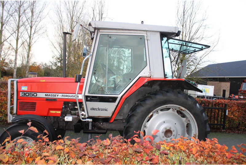 Massey Ferguson 3050 - Traktor: das Bild 5 Massey Ferguson 3050 - Traktor: das Bild 5
