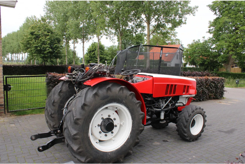 Steyr 8075 AS - Traktor: das Bild 4 Steyr 8075 AS - Traktor: das Bild 4