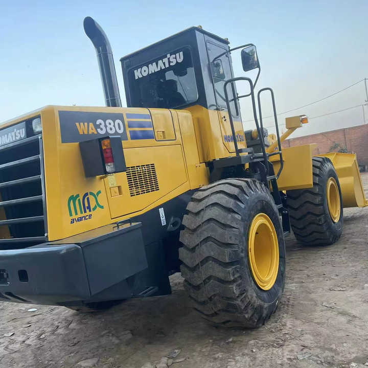 Certified Pre-Owned Komatsu WA380-3 | Heavy-Duty Loader for Mining/ Construction - Price Negotiable! - Radlader: das Bild 1 Certified Pre-Owned Komatsu WA380-3 | Heavy-Duty Loader for Mining/ Construction - Price Negotiable! - Radlader: das Bild 1
