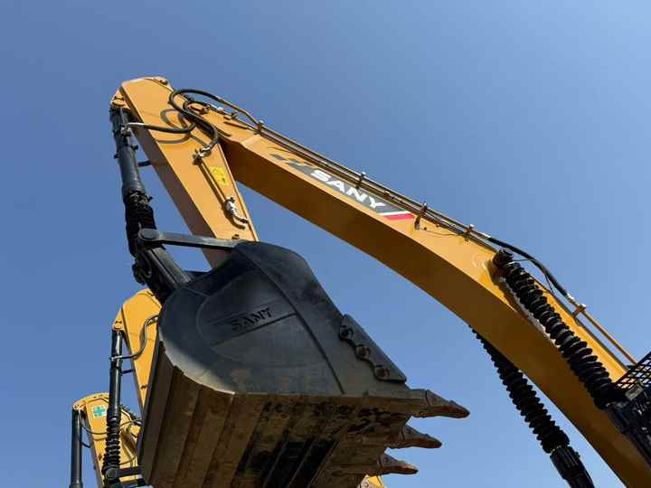 China Brand Sany 335h 35tons Excavator for Sale HIgh Quality Sany 305 335 365 Large Excavator Hot Sale - Bagger: das Bild 3 China Brand Sany 335h 35tons Excavator for Sale HIgh Quality Sany 305 335 365 Large Excavator Hot Sale - Bagger: das Bild 3