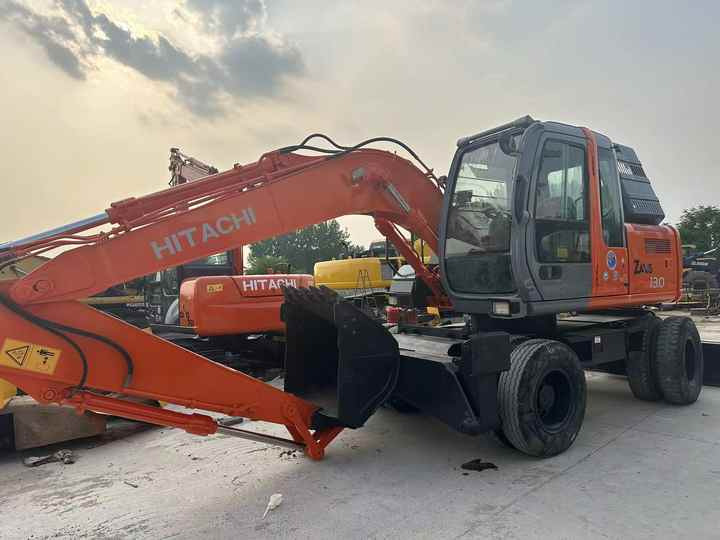 Hot Sale! Used Hitachi ZX130 Wheel Excavator |Excellent Condition| Best Price | Perfect for Construction & Road Projects - Mobilbagger: das Bild 5 Hot Sale! Used Hitachi ZX130 Wheel Excavator |Excellent Condition| Best Price | Perfect for Construction & Road Projects - Mobilbagger: das Bild 5