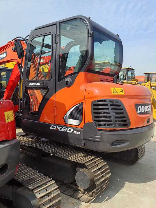Used Digger DOOSAN DX60 Construction Machinery Construction Digger Used DOOSAN DX60 Cheap Excavator - Kettenbagger: das Bild 2 Used Digger DOOSAN DX60 Construction Machinery Construction Digger Used DOOSAN DX60 Cheap Excavator - Kettenbagger: das Bild 2