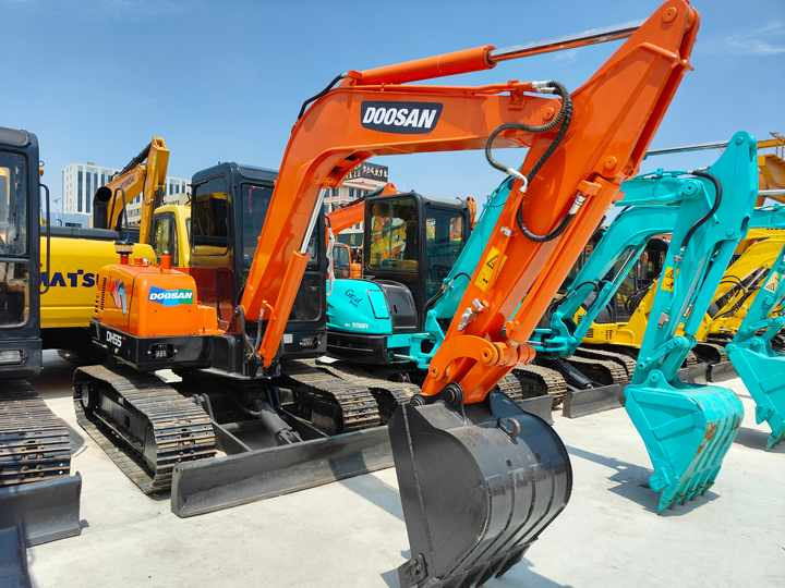 Used Digger Doosan Dh55 Construction Machinery Construction Digger Used Doosan Dh55 Cheap Excavator - Kettenbagger: das Bild 5 Used Digger Doosan Dh55 Construction Machinery Construction Digger Used Doosan Dh55 Cheap Excavator - Kettenbagger: das Bild 5
