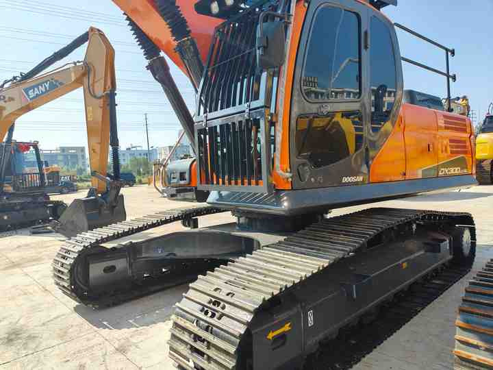 Used Doosan DX300LC-9C Excavator with Little Time Used in Excellent Condition Korea Brand Doosan 30 Tons Excavator for Sale - Bagger: das Bild 2 Used Doosan DX300LC-9C Excavator with Little Time Used in Excellent Condition Korea Brand Doosan 30 Tons Excavator for Sale - Bagger: das Bild 2
