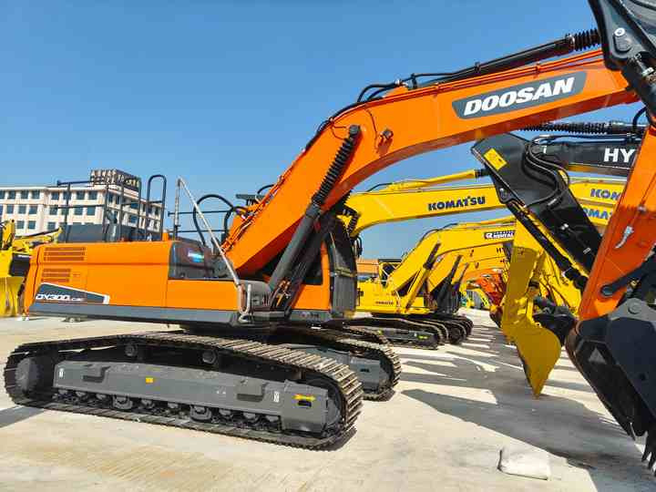 Used Doosan DX300LC-9C Excavator with Little Time Used in Excellent Condition Korea Brand Doosan 30 Tons Excavator for Sale - Bagger: das Bild 4 Used Doosan DX300LC-9C Excavator with Little Time Used in Excellent Condition Korea Brand Doosan 30 Tons Excavator for Sale - Bagger: das Bild 4