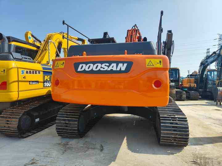 Used Doosan DX300LC-9C Excavator with Little Time Used in Excellent Condition Korea Brand Doosan 30 Tons Excavator for Sale - Bagger: das Bild 3 Used Doosan DX300LC-9C Excavator with Little Time Used in Excellent Condition Korea Brand Doosan 30 Tons Excavator for Sale - Bagger: das Bild 3