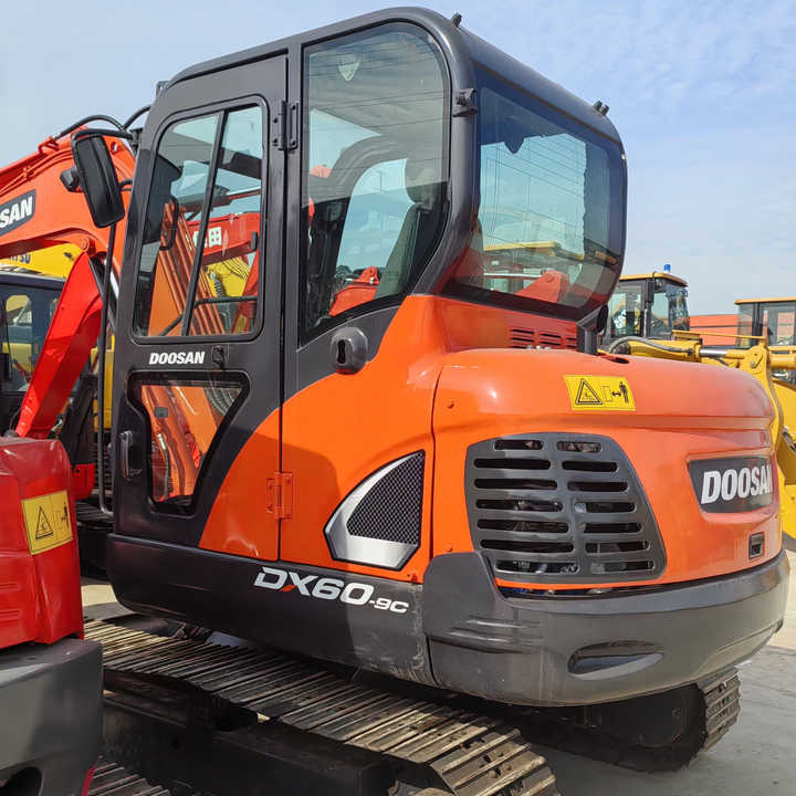 Used Doosan Mini Excavator DoOSAN DX60-9 6tons Small Excavator for Sale High Quality Doosan Dx60 70 75 Mini Excavator on Sale - Minibagger: das Bild 1 Used Doosan Mini Excavator DoOSAN DX60-9 6tons Small Excavator for Sale High Quality Doosan Dx60 70 75 Mini Excavator on Sale - Minibagger: das Bild 1