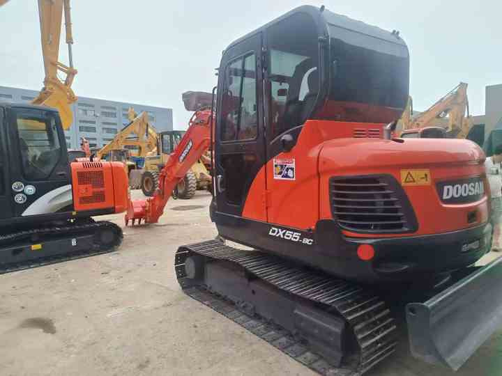 Used Mini Excavator DX55-9C Doosan Excavator 5 Tonnes High Performance Low Price for Sale Dh55 Dh60 Dx55 Dx60 in Stock - Minibagger: das Bild 5 Used Mini Excavator DX55-9C Doosan Excavator 5 Tonnes High Performance Low Price for Sale Dh55 Dh60 Dx55 Dx60 in Stock - Minibagger: das Bild 5