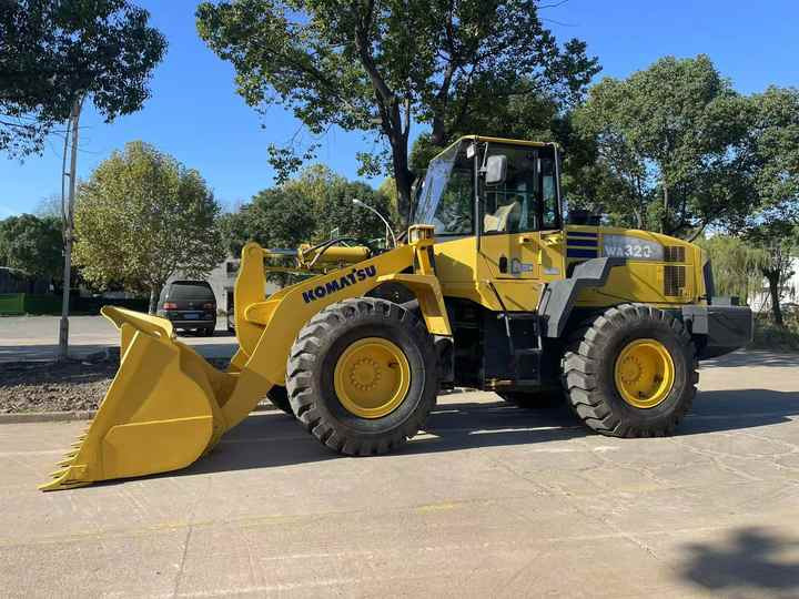 Used komatsu Wa320-5 Wheel Loader Second Hand Machine Popular Brand komatsu Hydraulic Machinery - Radlader: das Bild 2 Used komatsu Wa320-5 Wheel Loader Second Hand Machine Popular Brand komatsu Hydraulic Machinery - Radlader: das Bild 2