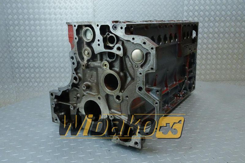 Crankcase for engine Volvo D7D 04259810 - Kurbelgehäuse für Baumaschine: das Bild 1 Crankcase for engine Volvo D7D 04259810 - Kurbelgehäuse für Baumaschine: das Bild 1