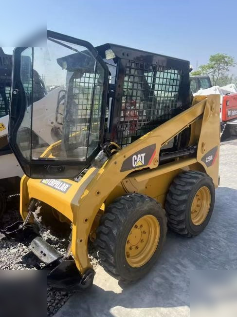 CATERPILLAR 226B3 - Kompaktlader: das Bild 1 CATERPILLAR 226B3 - Kompaktlader: das Bild 1
