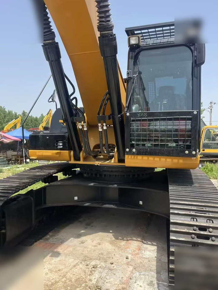 CATERPILLAR 330D2 - Kettenbagger: das Bild 3 CATERPILLAR 330D2 - Kettenbagger: das Bild 3
