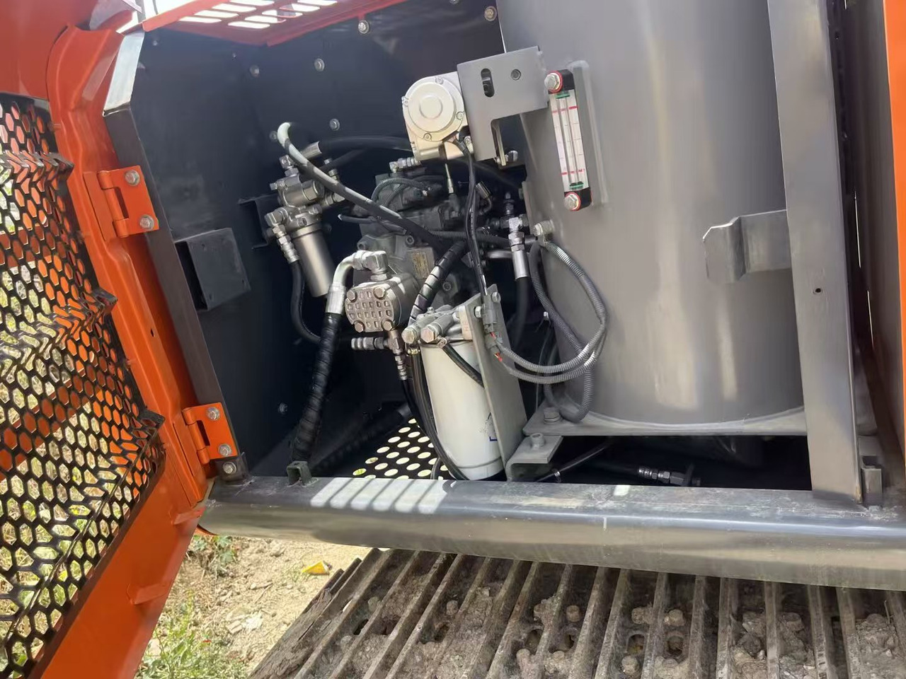 HITACHI ZX120 - Kettenbagger: das Bild 2 HITACHI ZX120 - Kettenbagger: das Bild 2
