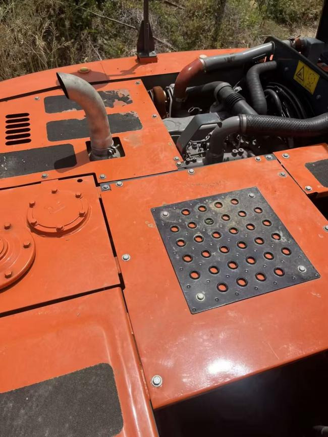 HITACHI ZX120 - Kettenbagger: das Bild 5 HITACHI ZX120 - Kettenbagger: das Bild 5