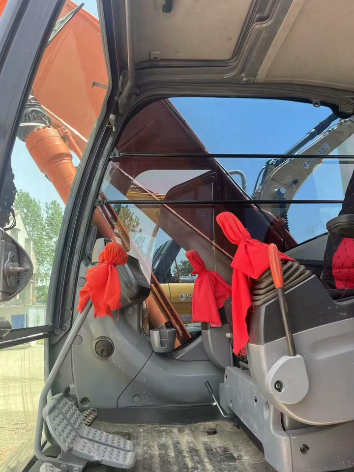 HITACHI ZX200 - Kettenbagger: das Bild 2 HITACHI ZX200 - Kettenbagger: das Bild 2