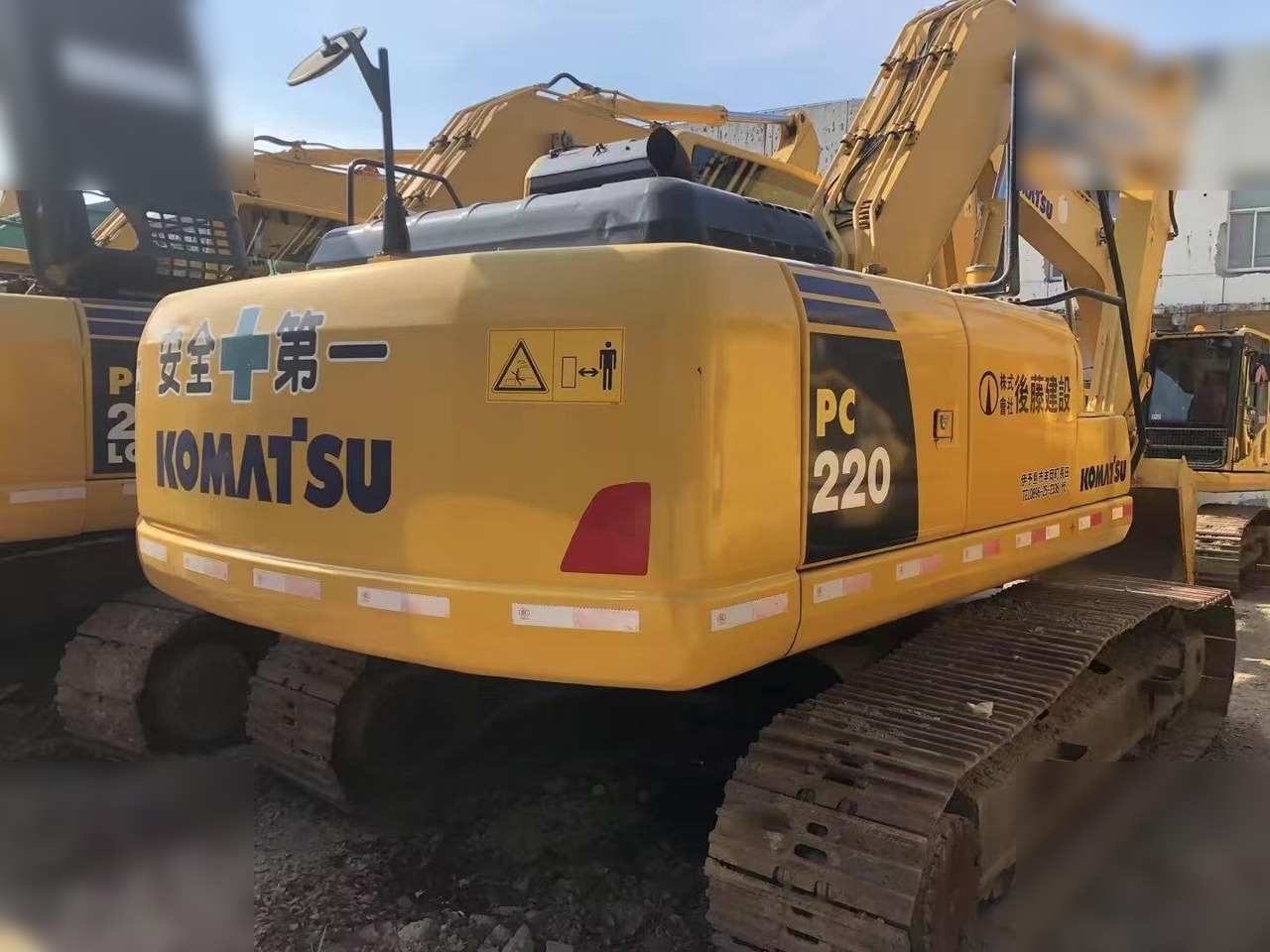 KOMATSU PC220-8 - Kettenbagger: das Bild 3 KOMATSU PC220-8 - Kettenbagger: das Bild 3