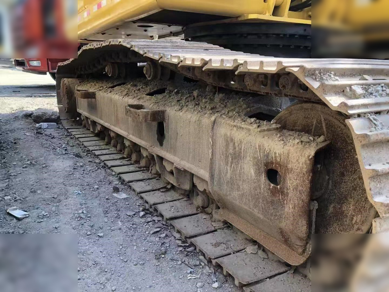 KOMATSU PC220-8 - Kettenbagger: das Bild 2 KOMATSU PC220-8 - Kettenbagger: das Bild 2