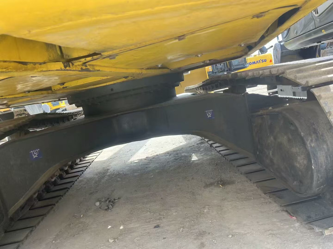 Kettenbagger KOMATSU pc130-7: das Bild 24