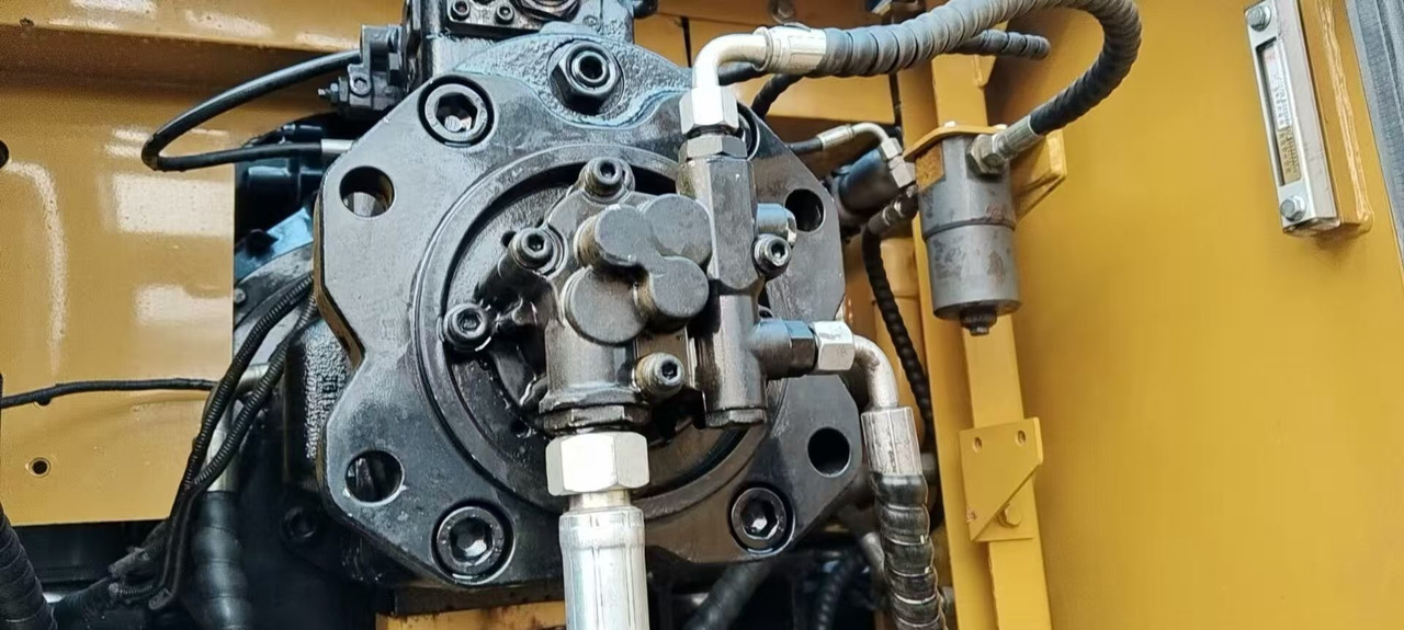 Kettenbagger SANY 335: das Bild 13