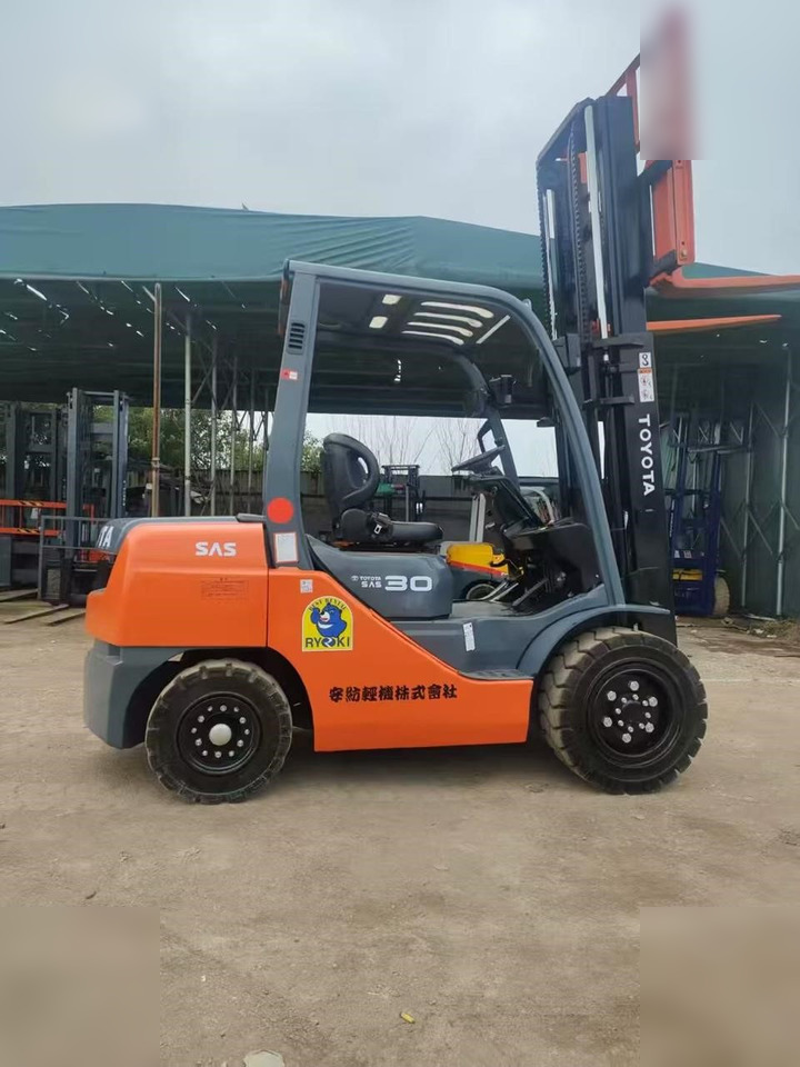 TOYOTA FBCA30 - Dieselstapler: das Bild 1 TOYOTA FBCA30 - Dieselstapler: das Bild 1