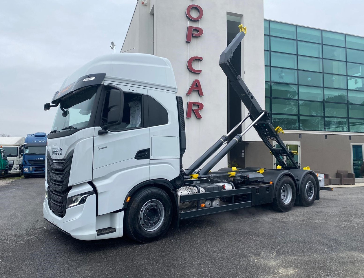 IVECO S-WAY AS260S48 - Abrollkipper: das Bild 1 IVECO S-WAY AS260S48 - Abrollkipper: das Bild 1