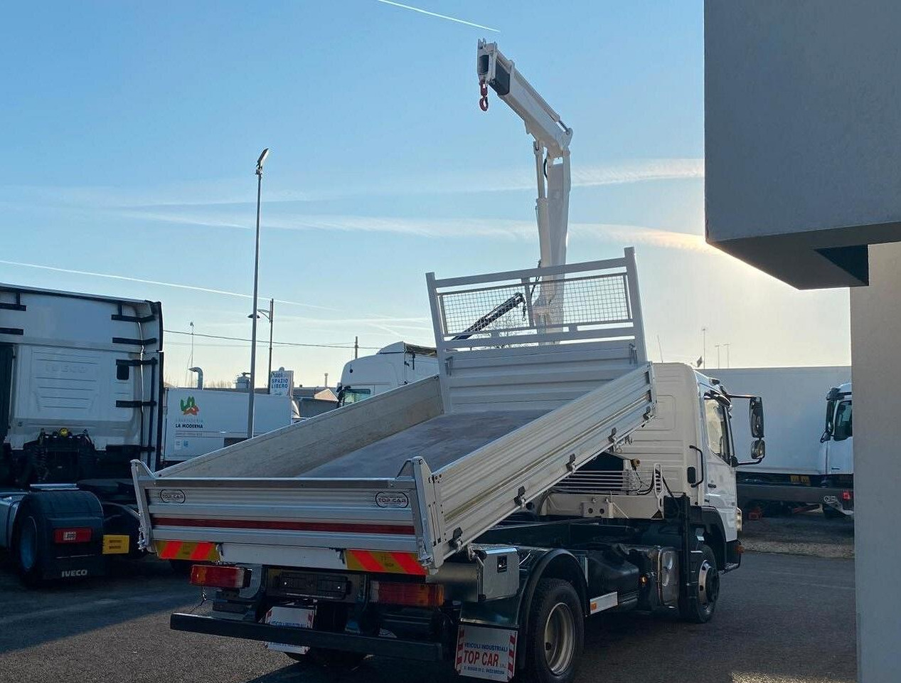 MERCEDES 816 ATEGO CASSONE RIBALTABILE E GRU - Kipper, Autokran: das Bild 5 MERCEDES 816 ATEGO CASSONE RIBALTABILE E GRU - Kipper, Autokran: das Bild 5