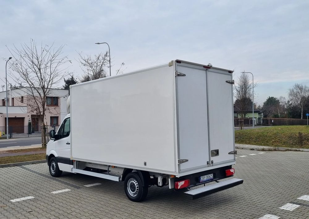 Volkswagen Crafter - Koffer Transporter: das Bild 5 Volkswagen Crafter - Koffer Transporter: das Bild 5