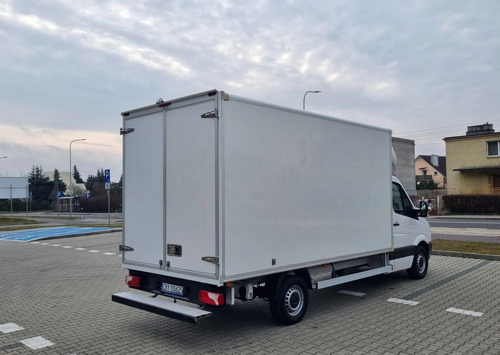 Volkswagen Crafter - Koffer Transporter: das Bild 4 Volkswagen Crafter - Koffer Transporter: das Bild 4