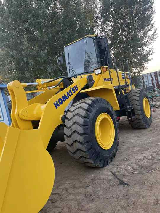 Certified Pre-Owned Komatsu WA380-3 | Heavy-Duty Loader for Mining/ Construction - Price Negotiable! - Radlader: das Bild 5 Certified Pre-Owned Komatsu WA380-3 | Heavy-Duty Loader for Mining/ Construction - Price Negotiable! - Radlader: das Bild 5