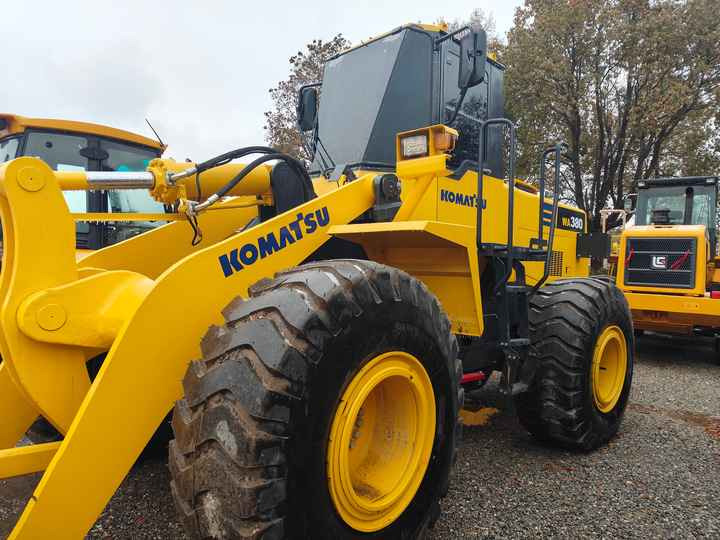 Certified Pre-Owned Komatsu WA380-3 | Heavy-Duty Loader for Mining/ Construction - Price Negotiable! - Radlader: das Bild 5 Certified Pre-Owned Komatsu WA380-3 | Heavy-Duty Loader for Mining/ Construction - Price Negotiable! - Radlader: das Bild 5
