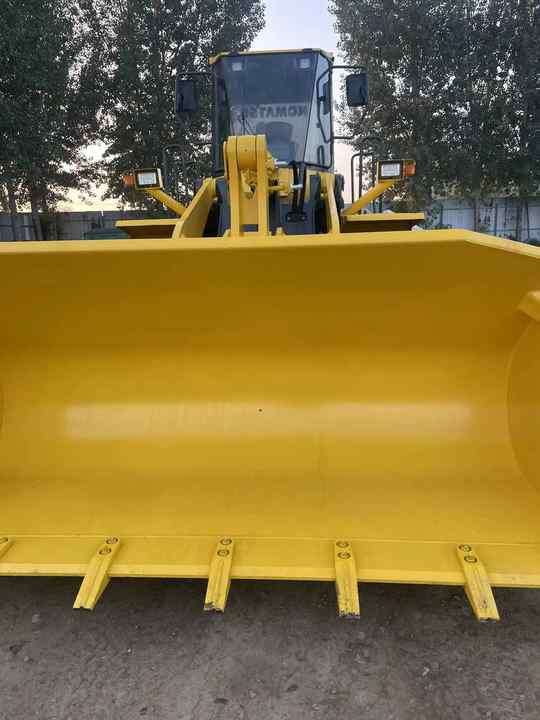 Certified Pre-Owned Komatsu WA380-3 | Heavy-Duty Loader for Mining/ Construction - Price Negotiable! - Radlader: das Bild 4 Certified Pre-Owned Komatsu WA380-3 | Heavy-Duty Loader for Mining/ Construction - Price Negotiable! - Radlader: das Bild 4