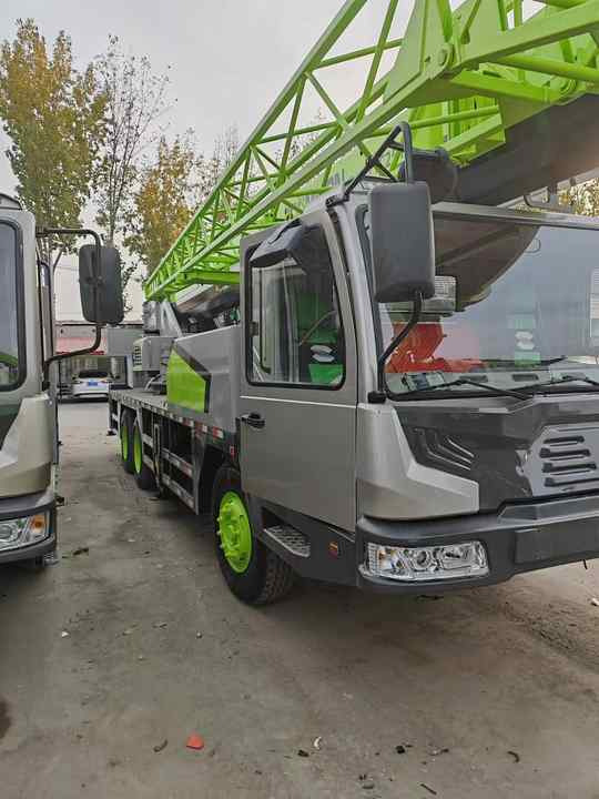 Second Hand ZOOMLION 25 Ton ZTC250V531 30 Ton ZTC300V532 70 Ton ZTC700H6 Hydraulmic Mobile Truck Crane on Sale - Mobilkran: das Bild 3 Second Hand ZOOMLION 25 Ton ZTC250V531 30 Ton ZTC300V532 70 Ton ZTC700H6 Hydraulmic Mobile Truck Crane on Sale - Mobilkran: das Bild 3