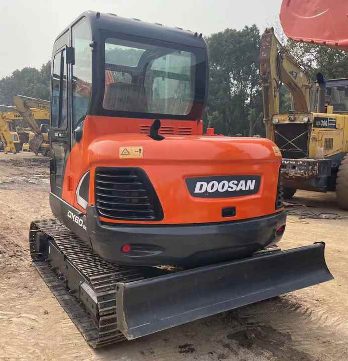 Used Doosan DX60-9c Excavator | Low Hours | Robust Undercarriage | Global Shipping | Discounted Price - Minibagger: das Bild 3 Used Doosan DX60-9c Excavator | Low Hours | Robust Undercarriage | Global Shipping | Discounted Price - Minibagger: das Bild 3