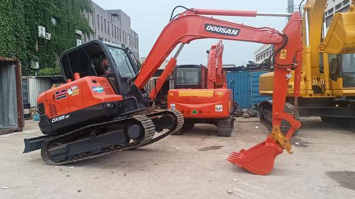 Used Mini Excavator DX55-9C Doosan Excavator 5 Tonnes High Performance Low Price for Sale Dh55 Dh60 Dx55 Dx60 in Stock - Minibagger: das Bild 2 Used Mini Excavator DX55-9C Doosan Excavator 5 Tonnes High Performance Low Price for Sale Dh55 Dh60 Dx55 Dx60 in Stock - Minibagger: das Bild 2