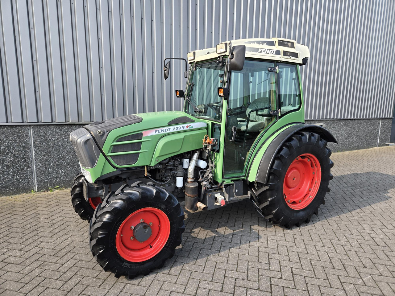 Fendt 209P - Traktor: das Bild 3 Fendt 209P - Traktor: das Bild 3
