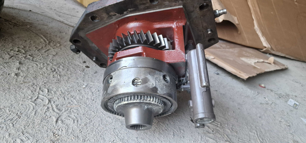 Kosz WOM wałek PTO 984_0409 9840_453 860_13345 Ford New Holland - Ersatzteile für Landmaschine: das Bild 1 Kosz WOM wałek PTO 984_0409 9840_453 860_13345 Ford New Holland - Ersatzteile für Landmaschine: das Bild 1