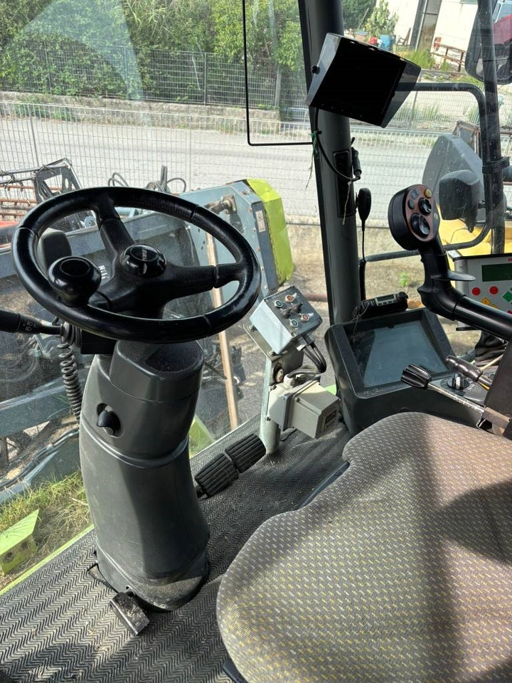 Claas Lexion 530 Montana - Mähdrescher: das Bild 2 Claas Lexion 530 Montana - Mähdrescher: das Bild 2