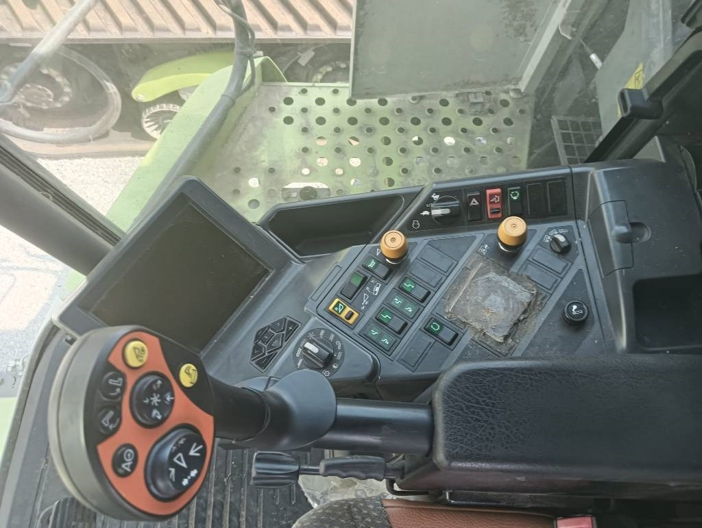 Claas Lexion 570 - Mähdrescher: das Bild 3 Claas Lexion 570 - Mähdrescher: das Bild 3