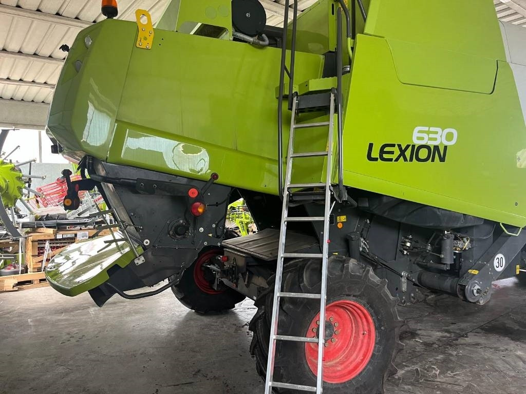 Claas Lexion 630 Montana - Mähdrescher: das Bild 2 Claas Lexion 630 Montana - Mähdrescher: das Bild 2