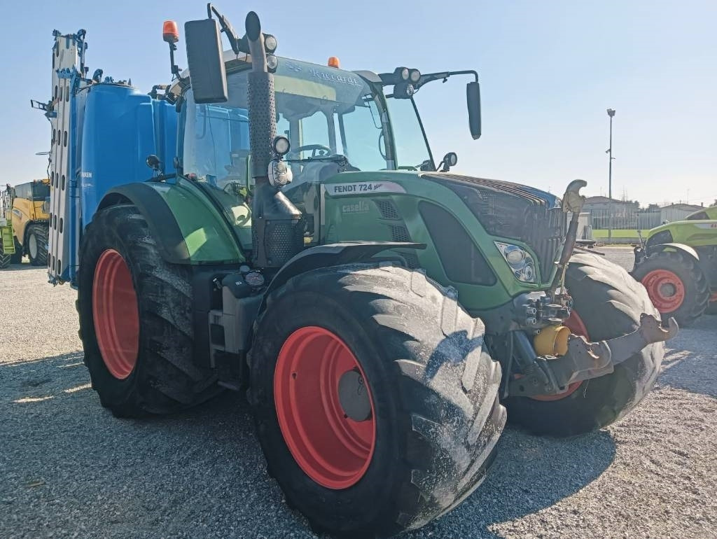 Fendt 724 Profi Plus - Traktor: das Bild 1 Fendt 724 Profi Plus - Traktor: das Bild 1
