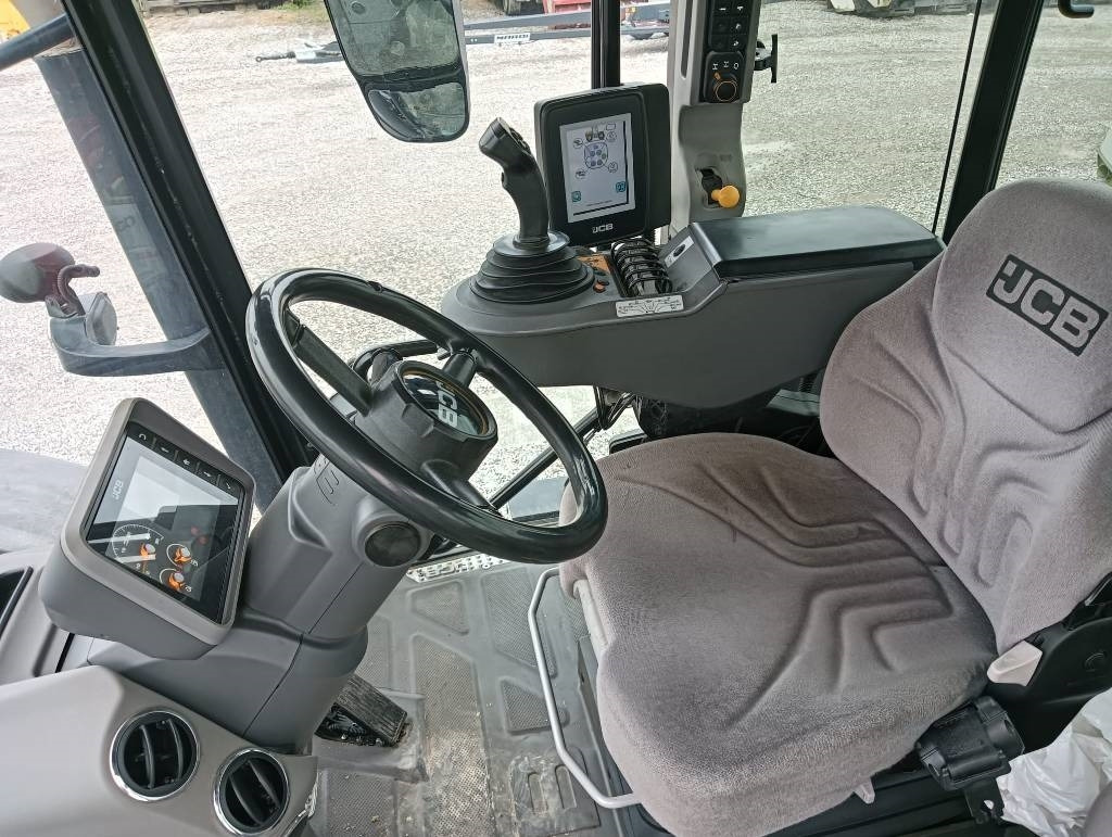 Traktor JCB Fastrac 4220: das Bild 11