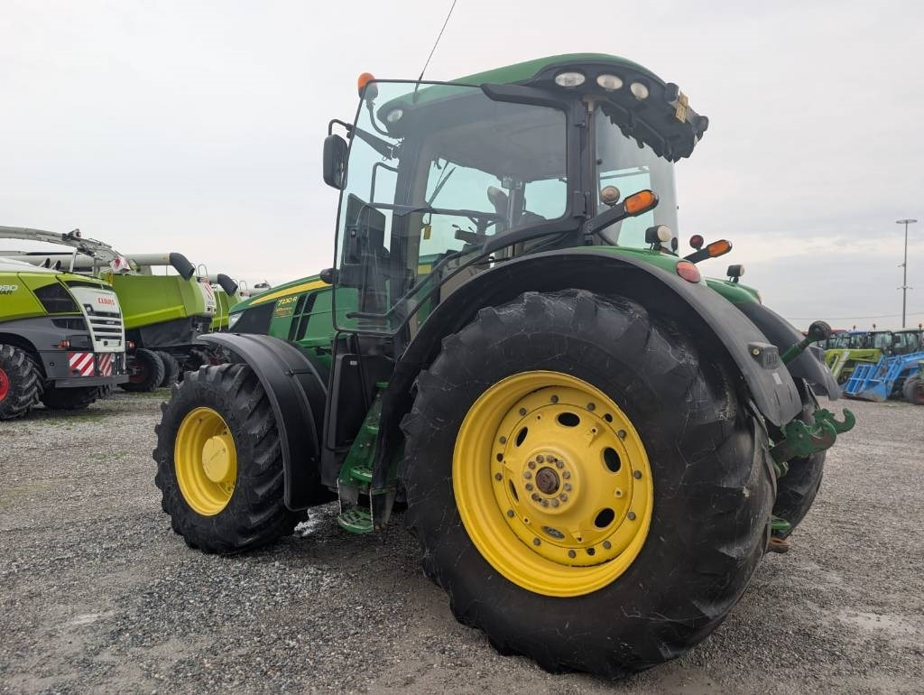 John Deere 7230 R - Traktor: das Bild 4 John Deere 7230 R - Traktor: das Bild 4