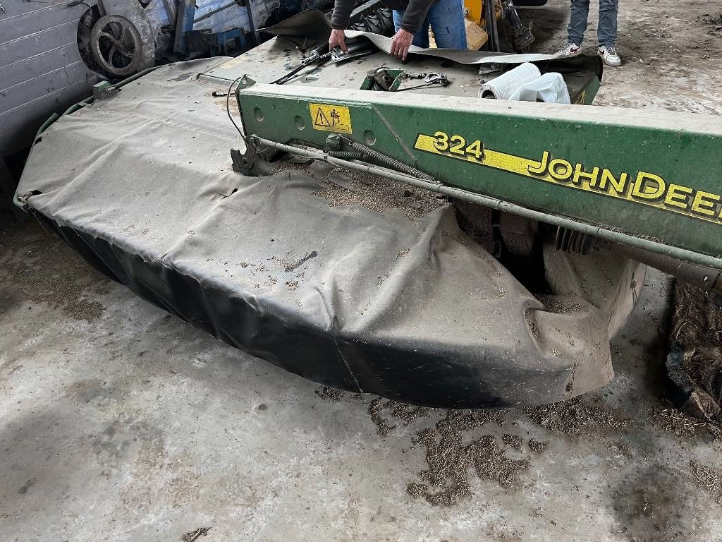 John Deere CC0324 - Mähwerk: das Bild 2 John Deere CC0324 - Mähwerk: das Bild 2